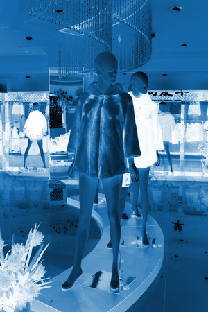 TANGSHAN - NOVEMBER 16: The model dressed in a fur clothing in a store on November 16, 2013, tangshan city, hebei province, China.のeditorial素材