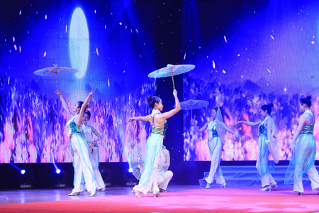 LUANNAN COUNTY- FEBRUARY 13: dance performances in a nightclub, on February 13, 2015, Luannan, Hebei Province, china.のeditorial素材