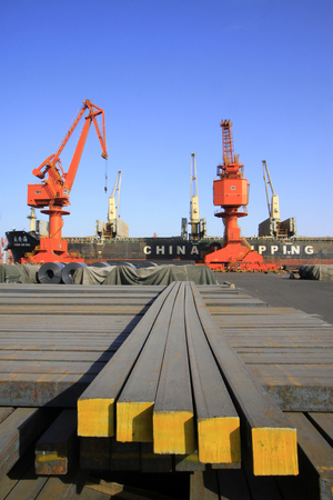 gantry crane in cargo berth, closeup of photoのeditorial素材