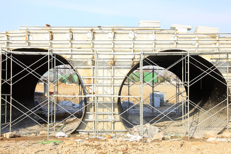 Double orifice arch bridge construction site, closeup of photo