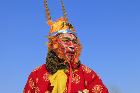 Luannan County- February 23: Chinese traditional style yangko folk dance performance in the street, on February 23, 2016, luannan County, hebei Province, Chinaのeditorial素材