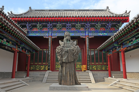 LUAN COUNTY - July 16: ancient China lady sculpture in a temple, on July 16, 2016, Luan County, Hebei Province, Chinaのeditorial素材