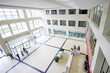 Luannan county - June 29: hospital hall vertical view, on June 29, 2015, luannan county, hebei province, Chinaのeditorial素材