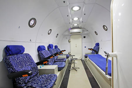 Medical Hyperbaric oxygen chamber internal structure