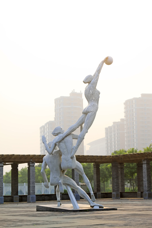 Volleyball players sculpture in the parkのeditorial素材