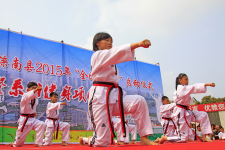 Luannan County - August 7: Kick cardiac operation performance on the stage, on August 7, 2015, luannan county, hebei province, Chinaのeditorial素材