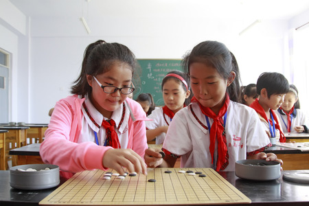 Luannan County - September 25: pupils learn to weiqi, Luannan County, Hebei Province, China, September 25, 2015のeditorial素材