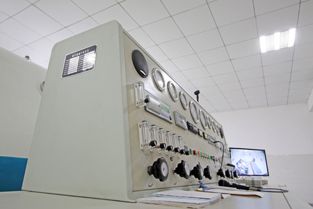 Luannan - June 29: hyperbaric oxygen chamber operators in the hospital, on June 29, 2015, luannan county, hebei province, Chinaのeditorial素材