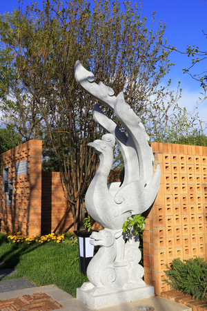 Phoenix sculpture in a park

のeditorial素材