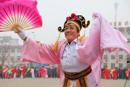 Luannan County - February 4, 2017: Chinese folk Yangko performance, Luannan County, Hebei Province, Chinaのeditorial素材