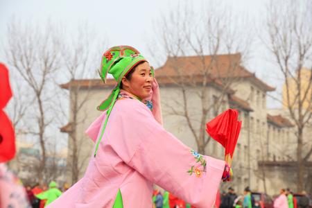 Luannan County - February 4, 2017: Chinese folk Yangko performance, Luannan County, Hebei Province, Chinaのeditorial素材