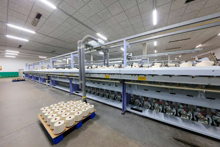 Cotton yarns and spinning machines
