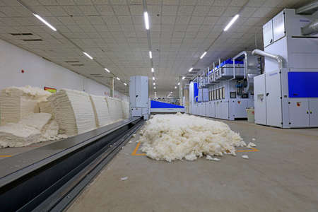 Mechanical equipment in the spinning workshop
