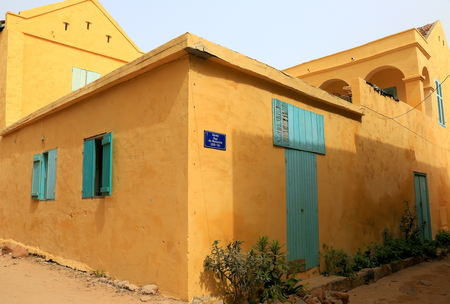 Yellow corner-Goreeのeditorial素材