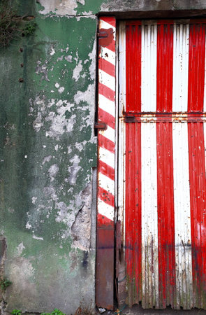 Garage door-Tolosaの写真素材