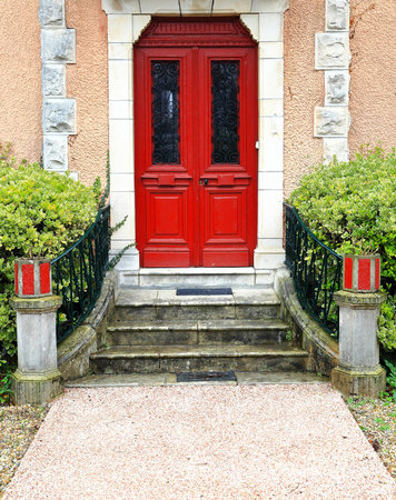 Red door-Guetharyの写真素材