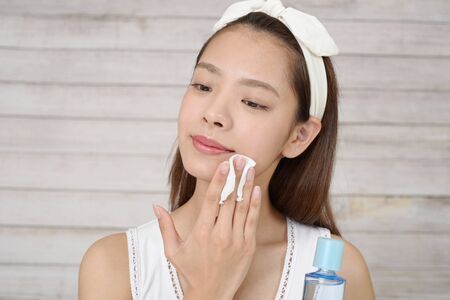 The woman who is doing skin careの写真素材