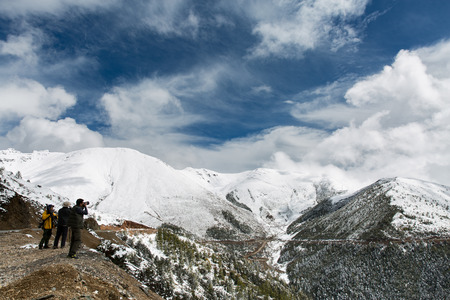 Shangri La Yunnan snow mountainのeditorial素材