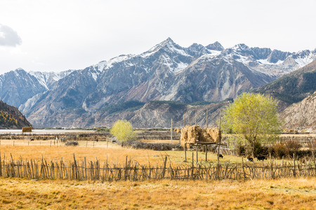 Tibet ranwu Lake sceneryの写真素材