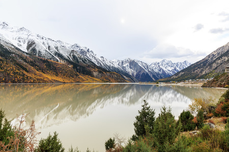 Tibet ranwu Lake sceneryの写真素材