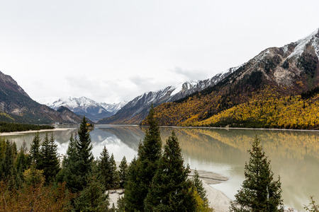 Tibet ranwu Lake sceneryの写真素材