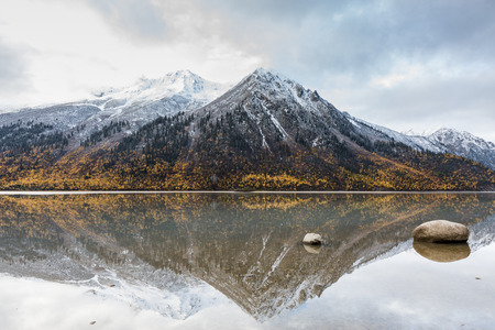 Tibet ranwu Lake sceneryの写真素材