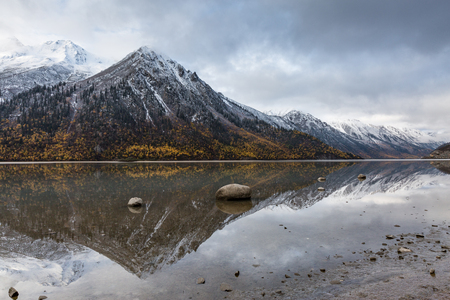 Tibet ranwu Lake sceneryの写真素材