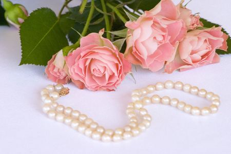 roses and pearl necklaceの写真素材