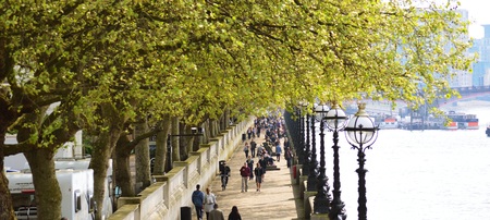 Pedestrian zone near Thames riverのeditorial素材