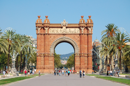The Triumphal arch (Arc de Triomf or Arco de Triunfo) was built as the main access gate for the 1888 World Fair - Barcelona, Catalonia, Spain, 30 August 2007のeditorial素材
