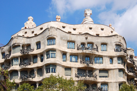 The undulating stone facade of Casa Mila,  the last building of Antoni GaudÃ­ prior to Sagrada Familia - Barcelona, Catalonia, Spain, 1 September 2007のeditorial素材