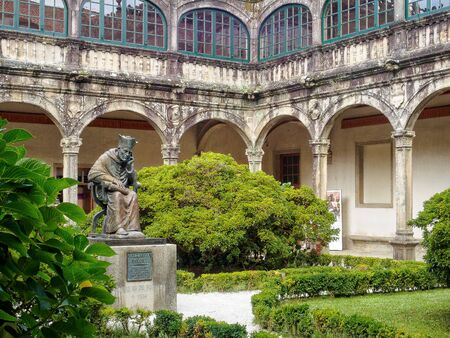 The statue of Archbishop Alonso de Fonseca in the courtyard of Fonseca College - Santiago de Compostela, Galicia, Spainのeditorial素材