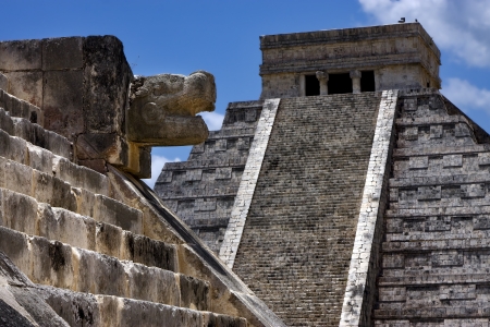 the stairs of chichen itza temple,kukulkan ,el castillo,quetzalcoatlの写真素材