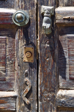 knocker spain castle lock  lanzarote abstract door wood in the red brown 
の写真素材