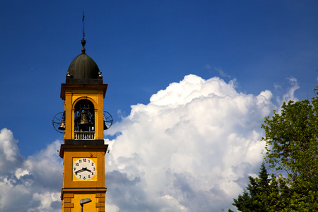 church gorla minore varese italy the old wall terrace church bell tower plantの写真素材