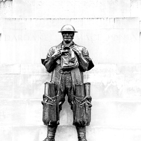 marble and statue in old city of london englandのeditorial素材