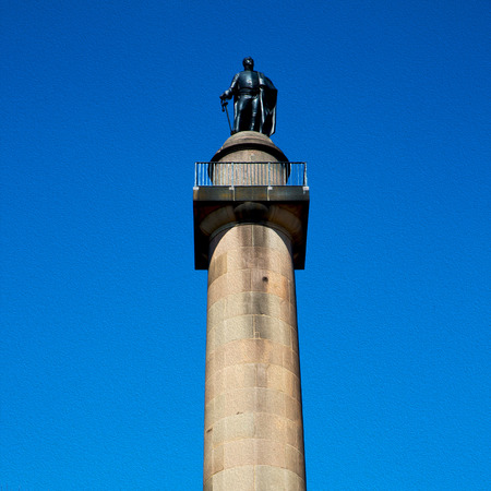 marble and statue in old city of london     englandの写真素材
