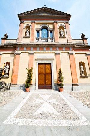 column old architecture     in italy europe milan     religion and sunlightの写真素材