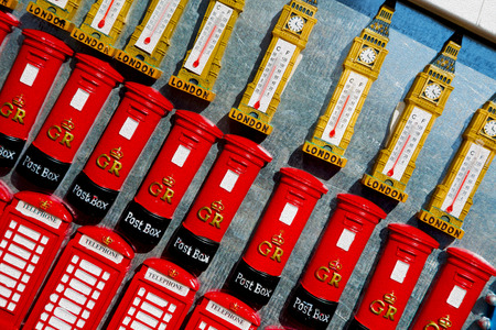 souvenir     in england london obsolete  box classic british icon