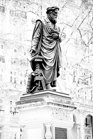 marble and statue in old city of london englandのeditorial素材