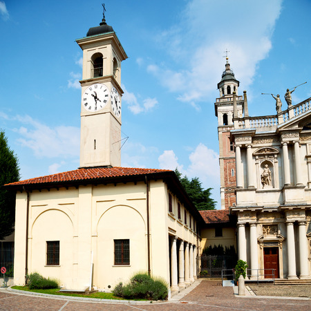 column old architecture in italy europe milan religion       and sunlightの写真素材