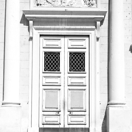old door    in italy land europe architecture and wood the historical   gateの写真素材