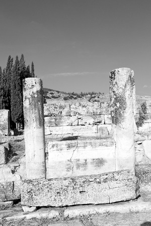 pamukkale    old       construction in asia turkey the column  and the roman templeのeditorial素材