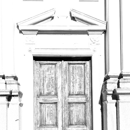 old door    in italy land europe architecture and wood the historical   gateの写真素材