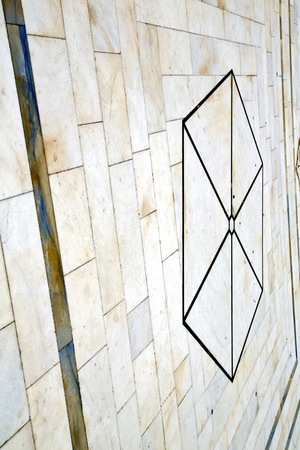 direction  sanpietrini busto arsizio  street lombardy italy  varese abstract   pavement of a curch and marbleのeditorial素材