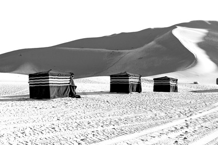 empty quarter and nomad tent of berber people in oman the old desert の写真素材