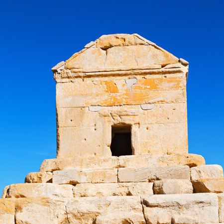 blur  in iran   pasargad the old construction  temple and grave column blurのeditorial素材