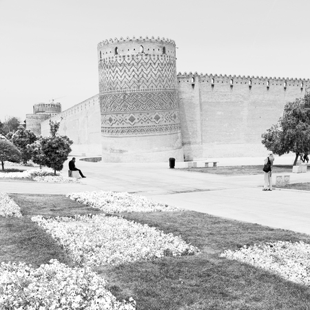 in iran shiraz the old castle   city defensive architecture near a garden
の写真素材