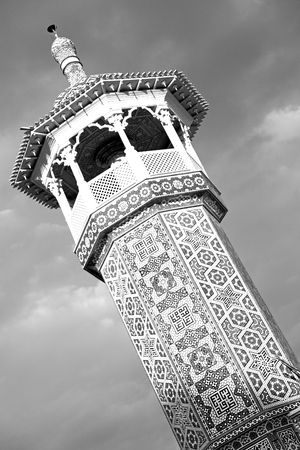 in iran  islamic mausoleum old   architecture mosque  minaret near the skyのeditorial素材