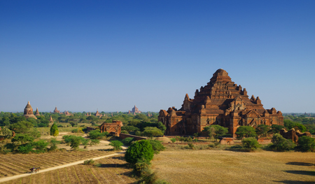 The Horse carriage, at Dhammayangyi temple Bagan, Bagan, Myanmarの写真素材